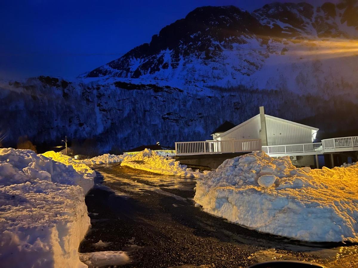 Senja Living Aparthotel Stonglandseidet Kültér fotó